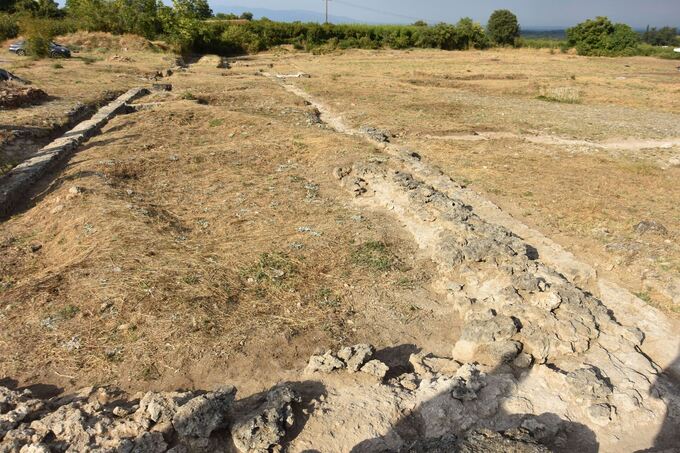 Λίνα Μενδώνη από την αρχαία Μίεζα: «Η ανασκαφή του Βασιλικού Γυμνασίου πρέπει να συνεχιστεί και θα συνεχιστεί»